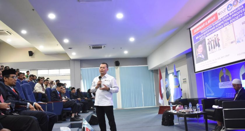 Dies Natalis ke-16 Polindra: Seminar Ilmiah Bahas Penguatan SDM untuk Era Society 5.0 dan Indonesia Emas 2045